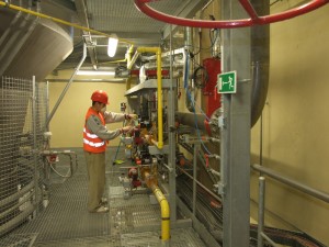 Prace wysokościowe Kraków - prace porządkowe sprzątanie odkurzanie.