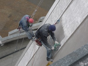 Prace wysokościowe Kraków - remont elewacji.